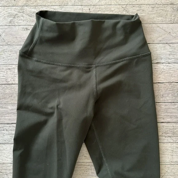 ALO Yoga Olive Green Leggings - Picture 2 of 6